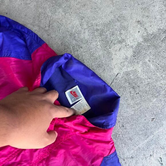 80s Nike windbreaker jacket with embroidered swoosh, featuring a pink and blue c - Picture 2 of 3